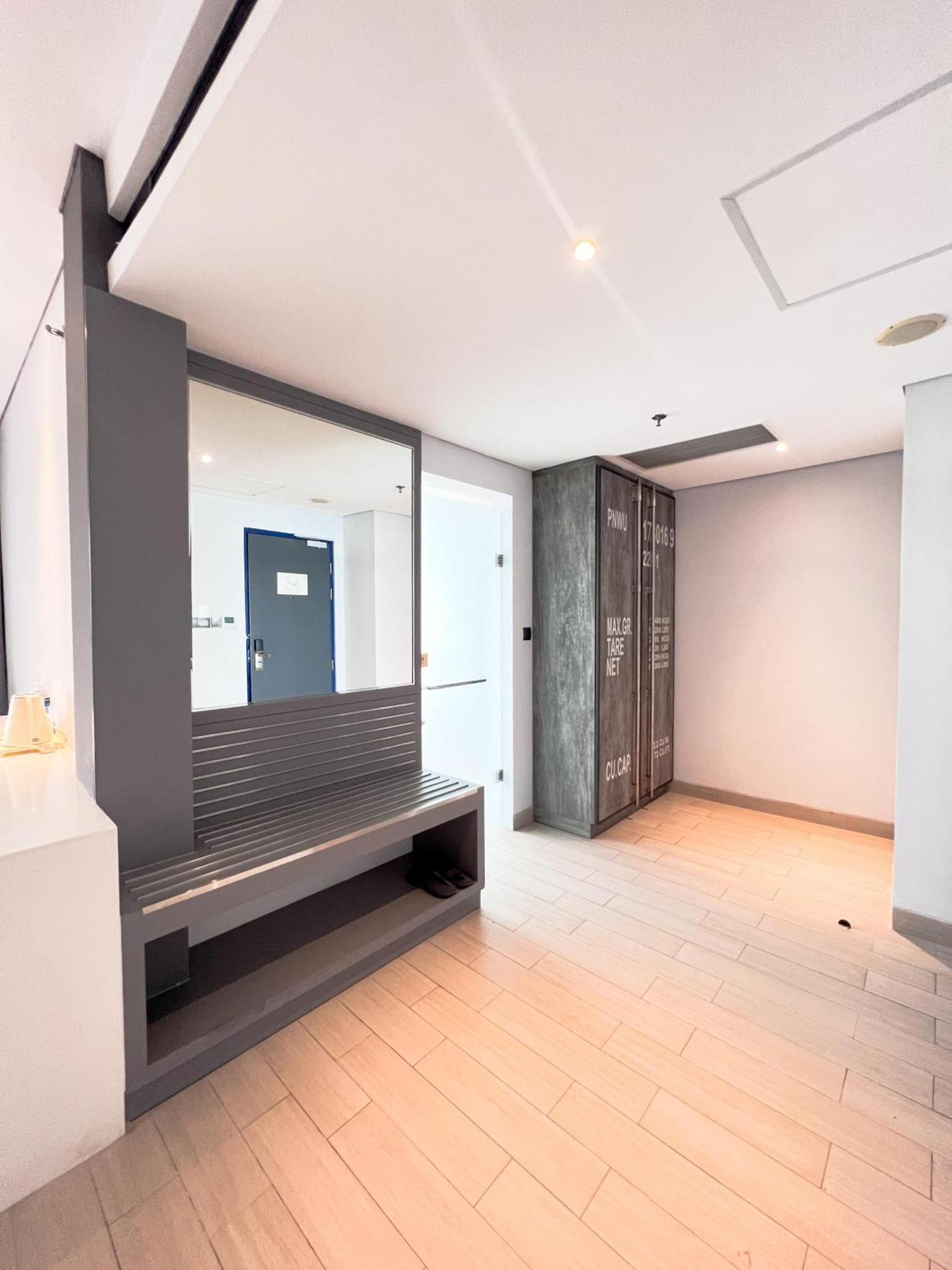 Ibis Styles Batam Nagoya Hotel Exterior photo